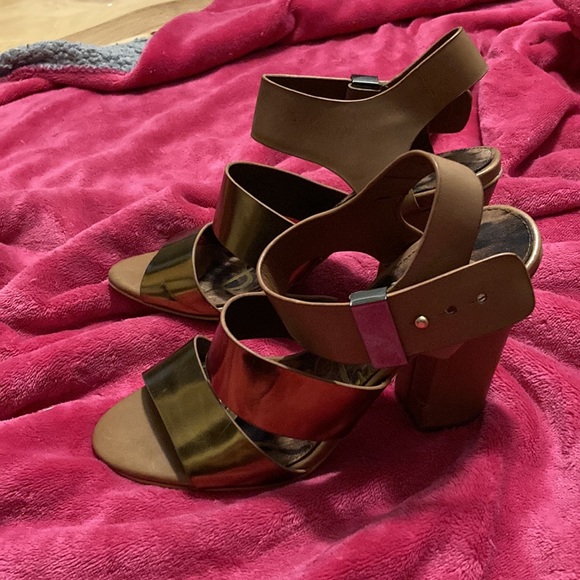 Sam Edelman Yelena chunk heel metallic detail sandals size 9.5 - Picture 7 of 16